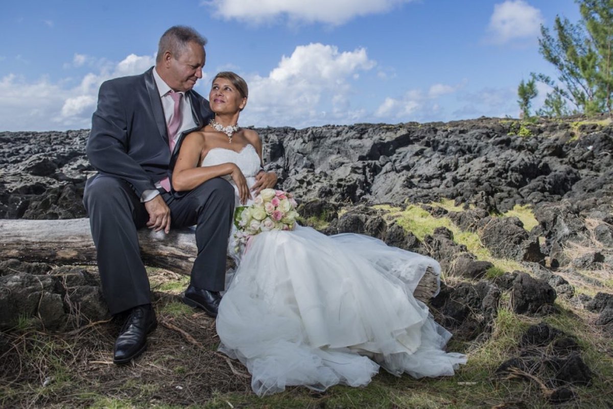 Moment de mariage en lumière naturelle